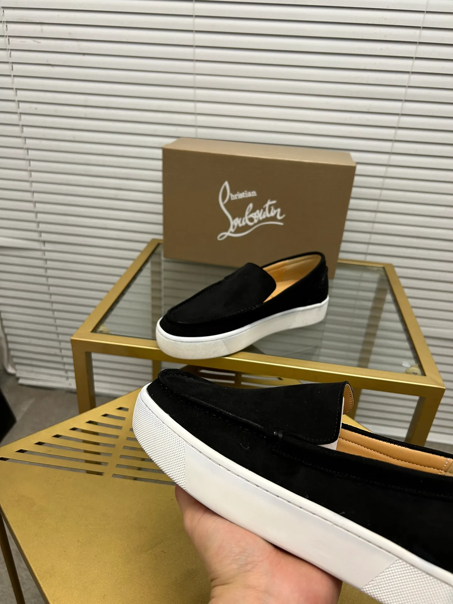 (Customized model) Ex-factory price is 600. christian louboutin (CL red sole shoes) counter series, casual sneakers for couples 📢 📢 📢 Exclusive hot style release 🎈🎈💪 Movable latex feet 👻 Finished outsole line [Proud] 😝Female 35-40# Male 38#-46, global supply😝 [Top version]: Original imported genuine leather upper, top original leather lining, original molded TPU outsole, original 1:1 detail processing, original shoe last,